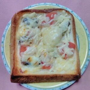 オイルサーディンとトマトのチーズトースト☆